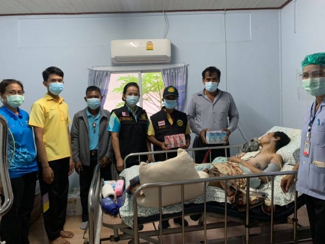 11 มิย. 2564  นายสมคิด ประทับแก้ว นายกเทศมนตรีฯ นางพรพิมล อัจกลับ รองนายกฯ สมาชิกสภาฯ  เยี่ยมผู้ป่าย