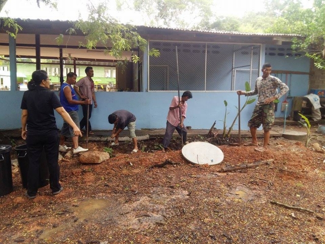 24 พฤษภาคม 2561 ติดตั้งถังขยะเปียก ณ โรงเรียนชุมชนสวี หมู่ที่ 7 ต.นาโพธิ์ อ.สวี จ.ชุมพร